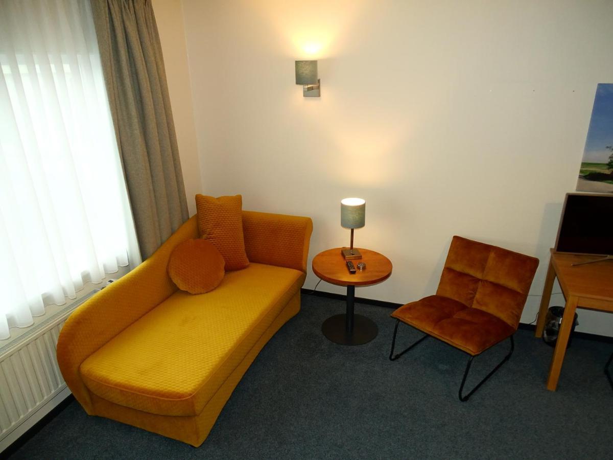Hotel Cafe Restaurant "De Kroon" 维斯可可 外观 照片