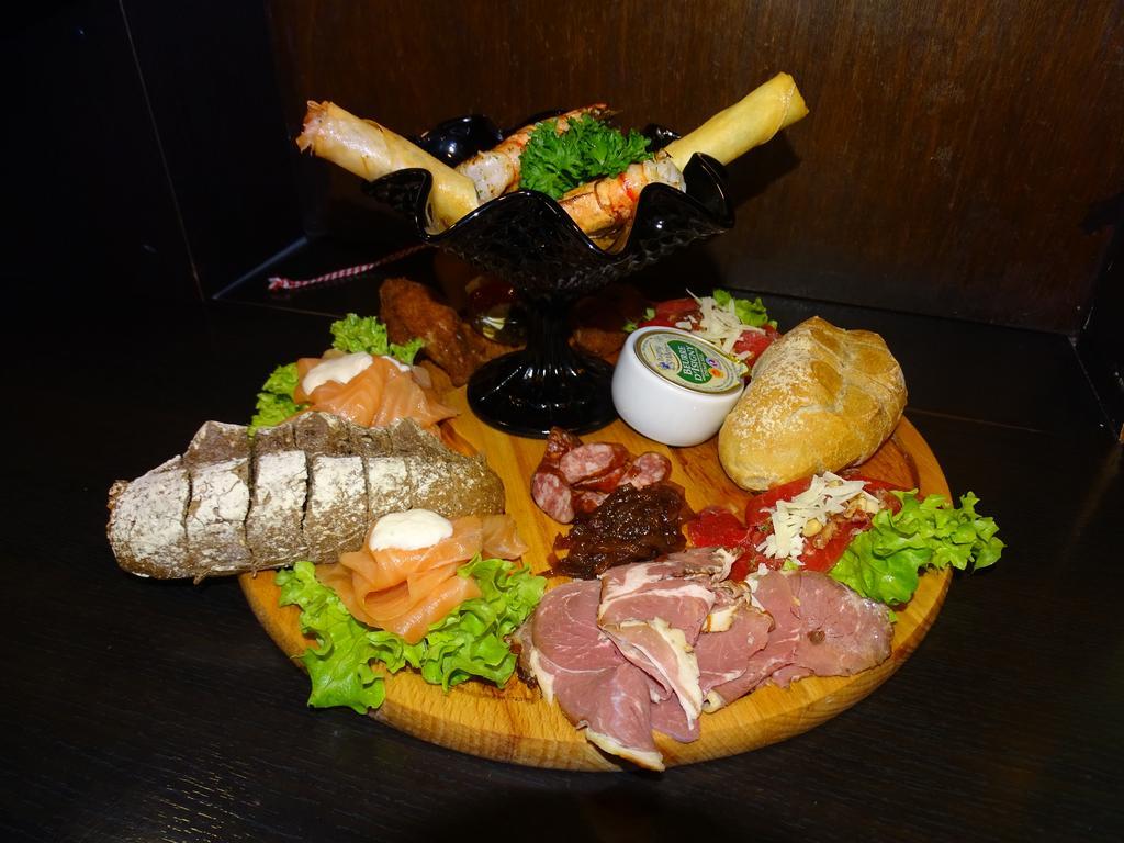 Hotel Cafe Restaurant "De Kroon" 维斯可可 外观 照片