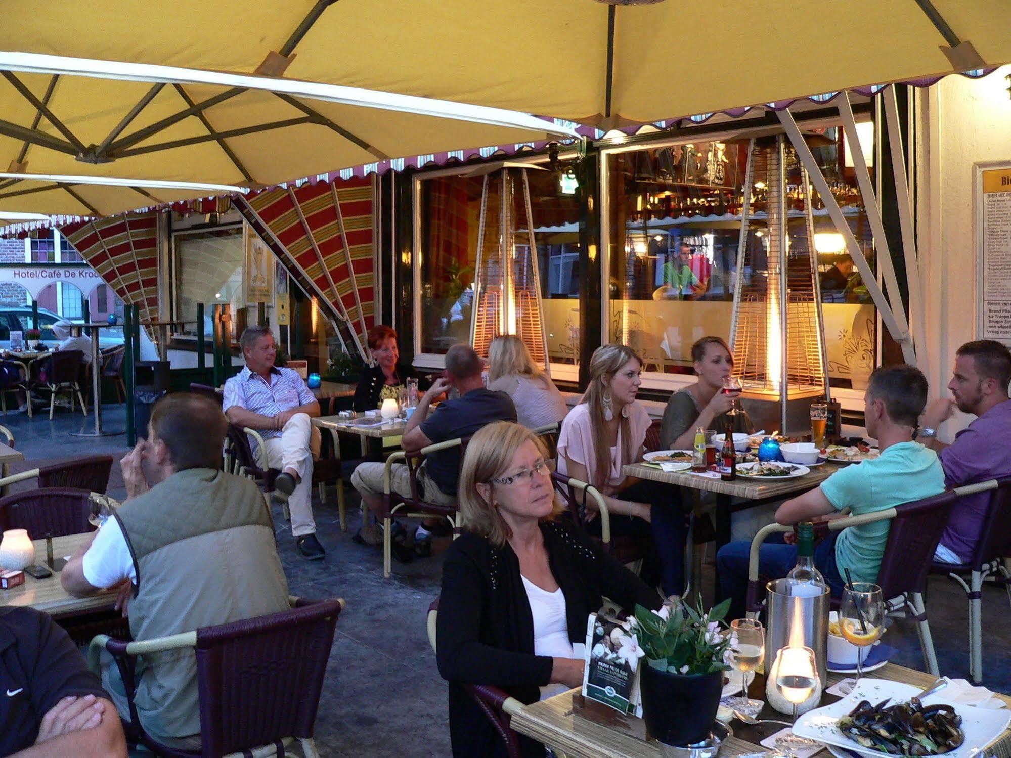 Hotel Cafe Restaurant "De Kroon" 维斯可可 外观 照片